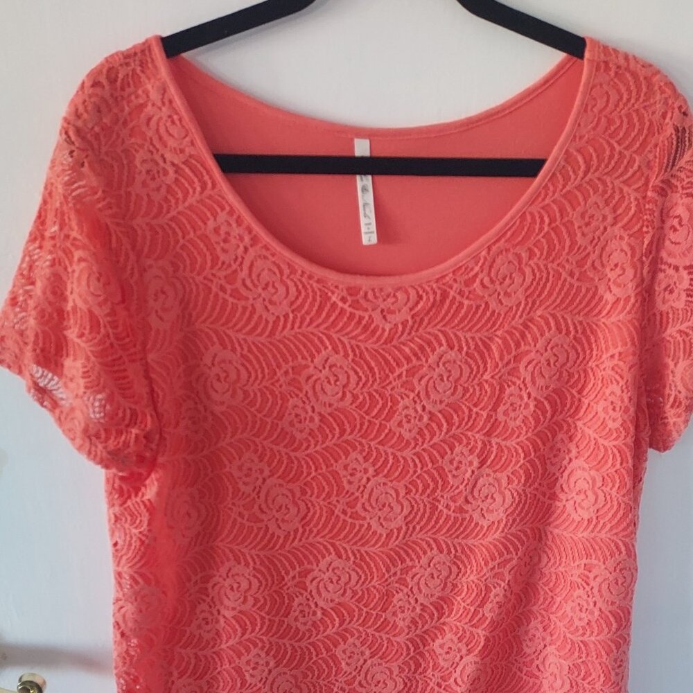 Lacy short sleeved top